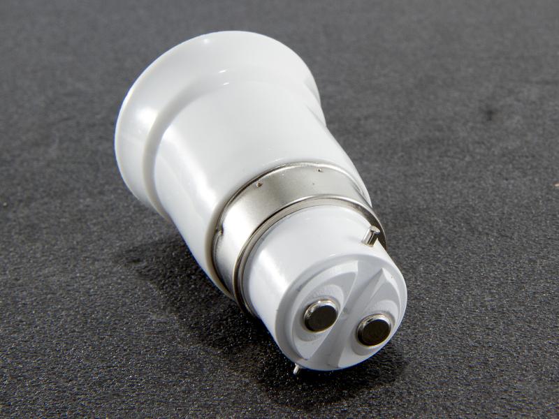 BA22 till E27 lamp-adapter