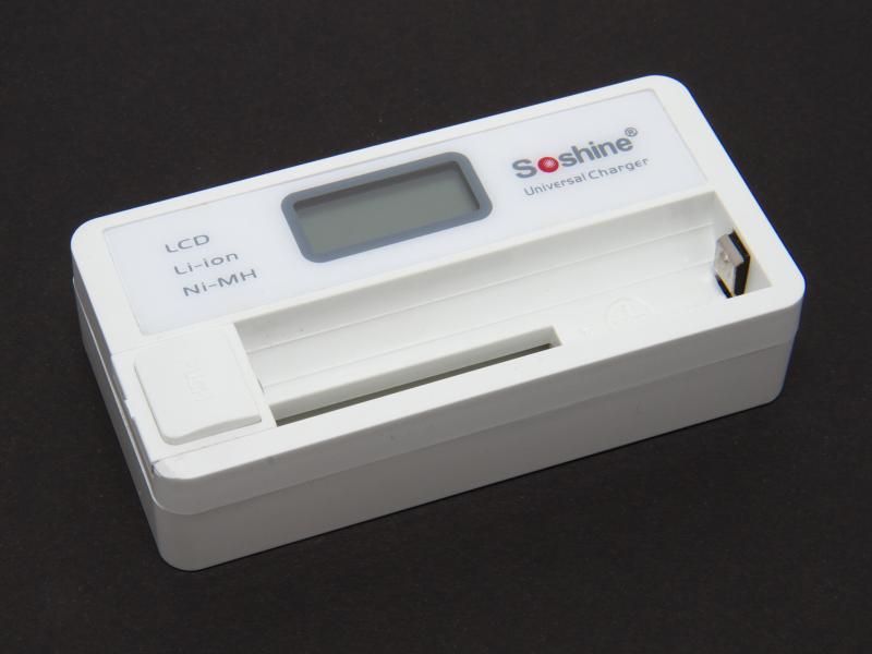 Laddare i litet format med display, USB