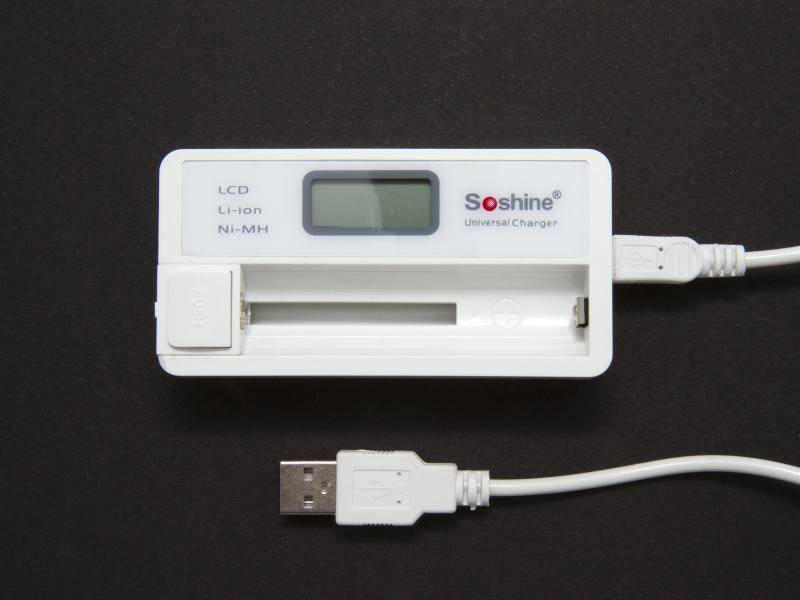 Laddare i litet format med display, USB
