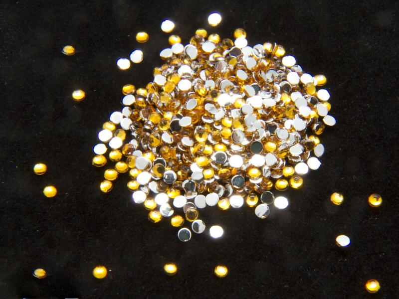 Rhinestones, nageldekorationer - 1,5mm - Guld