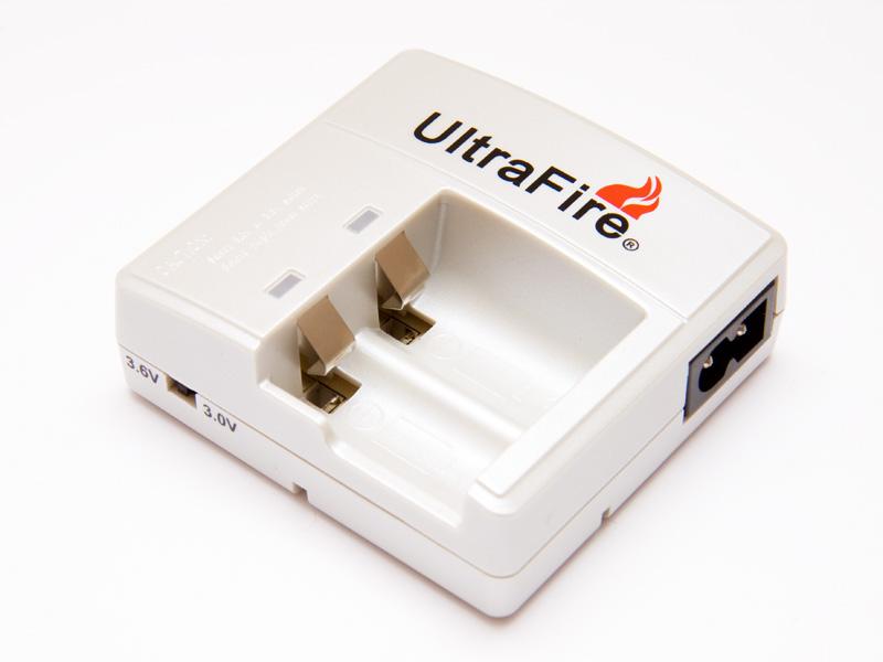 UltraFire Laddare för laddningsbara CR123